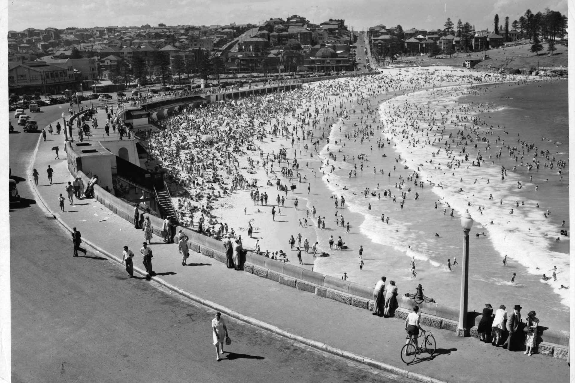 The Esplanade, Coogee Beach, NSW  (circa 1900)