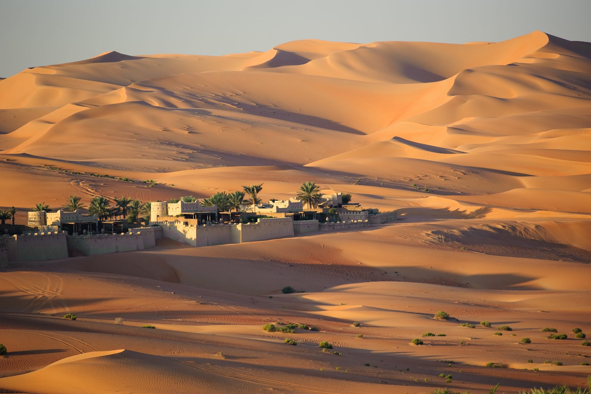 Qasr Al Sarab Desert Resort near Anantara (United Arab Emirates)