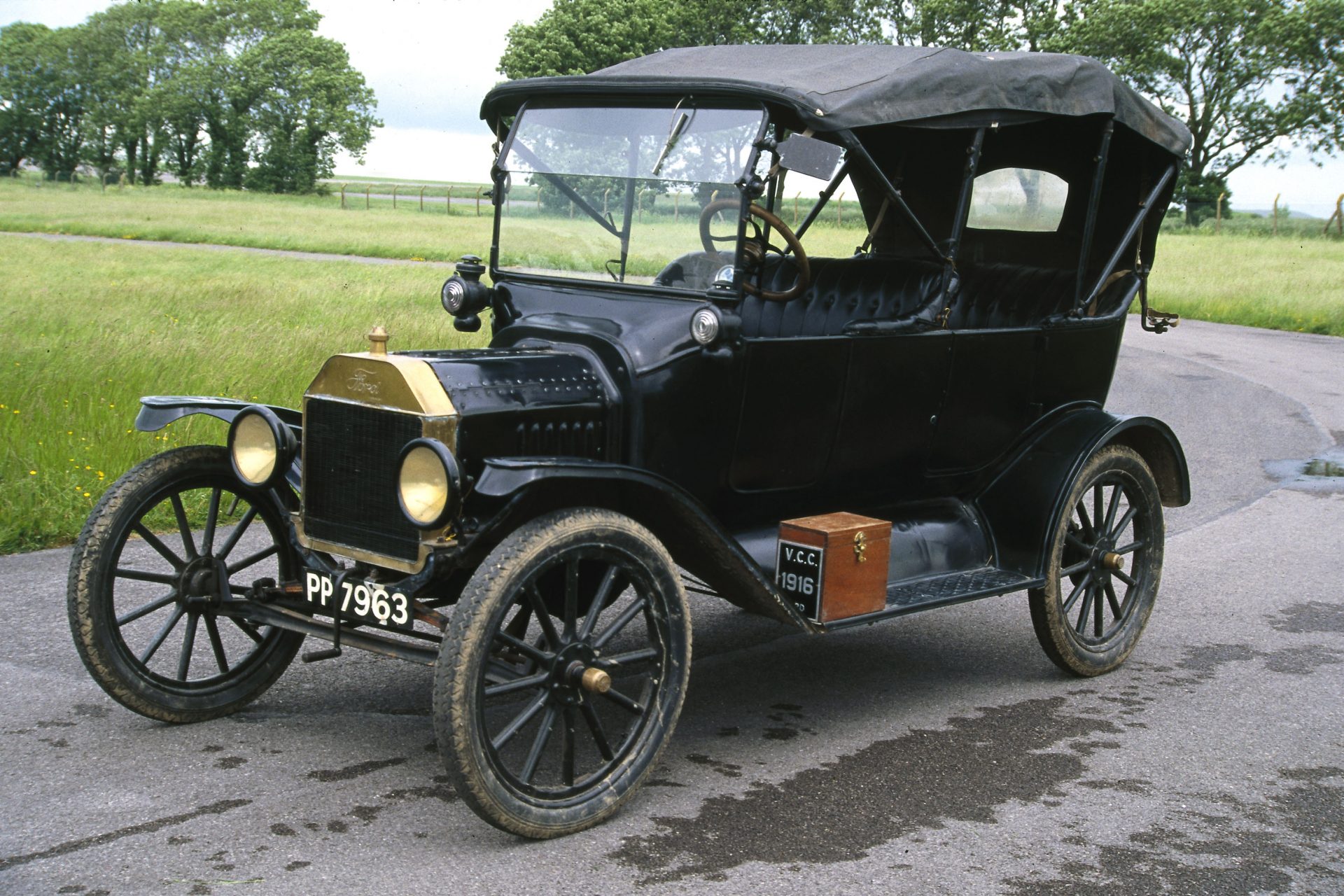 #8: T-Ford (1916), 16.5 miljoen auto's