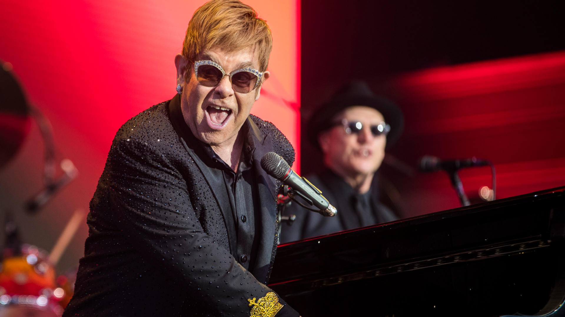 Elton John em fotos: do sucesso à aposentadoria