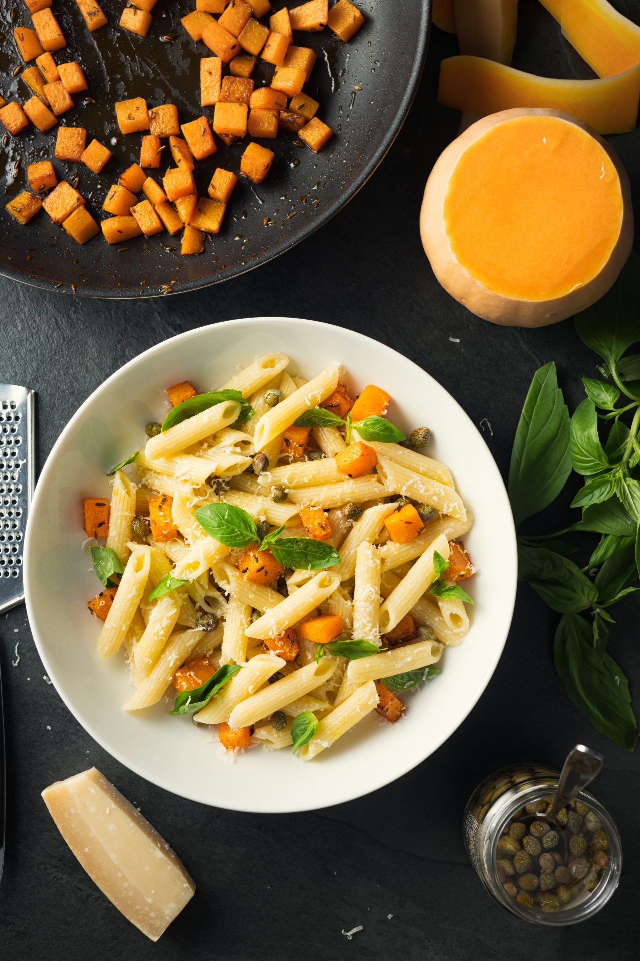 Rigatoni con zucca e mela rossa