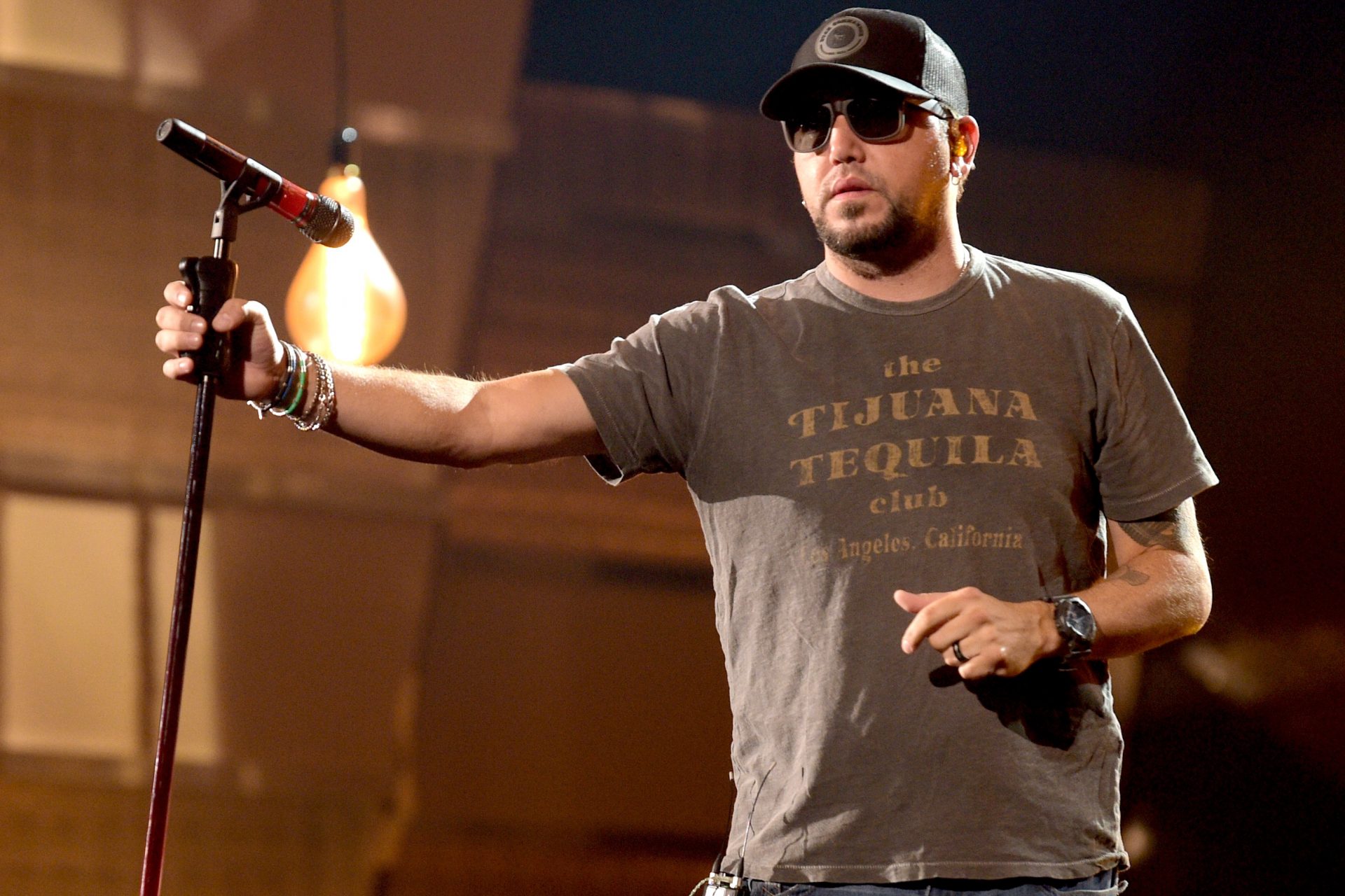 Aldean defends the track against 'pro-lynching' accusations