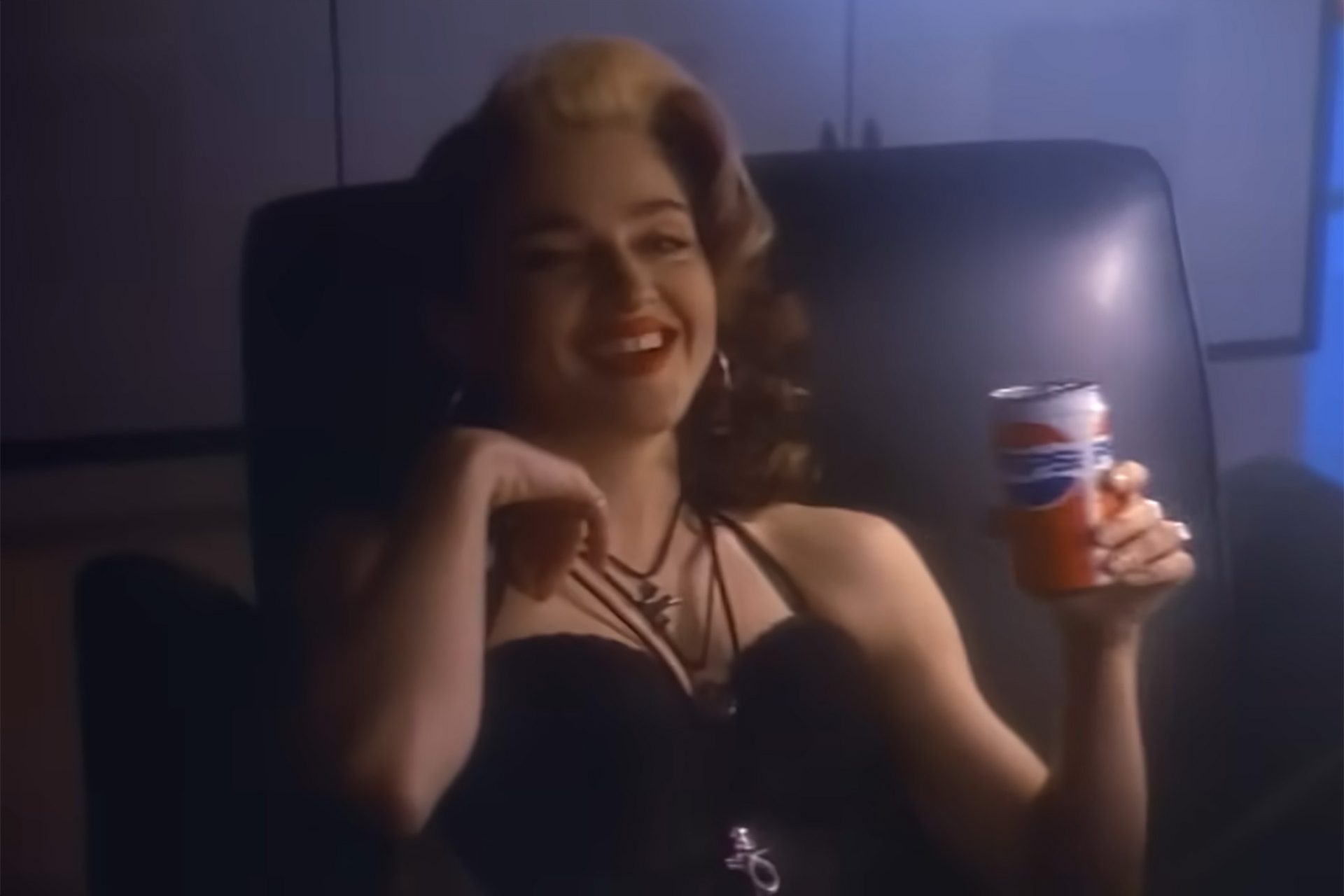 O anúncio da Pepsi ao som de 'Like a Prayer'
