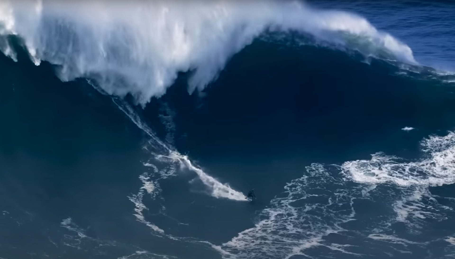 La plus grande vague surfée