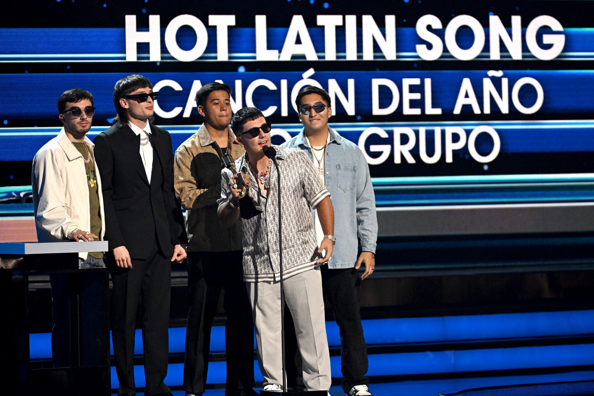 “Hot latin song” canción del año: