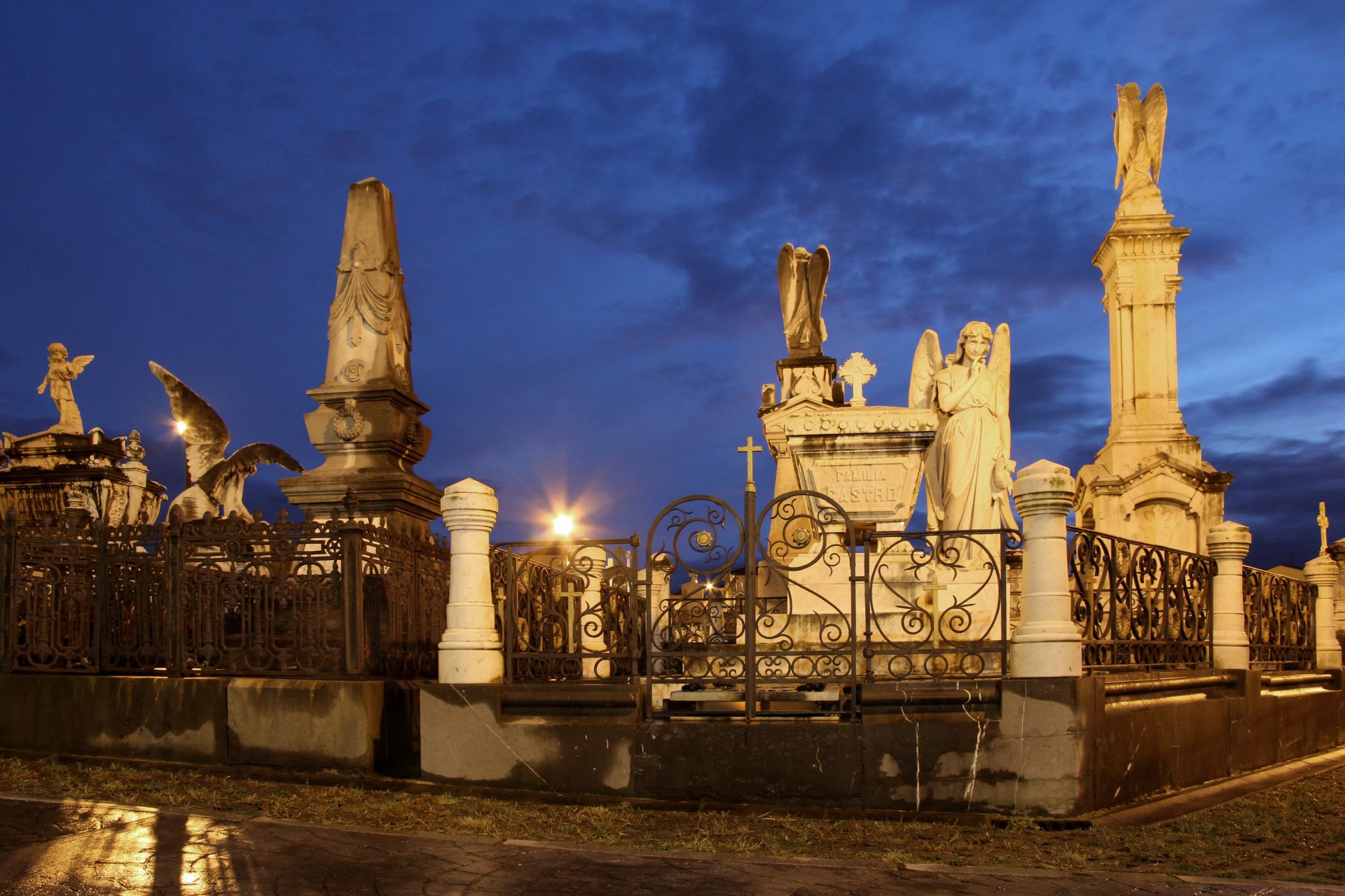 Cimetière Municipal de La Carriona (Asturies - Espagne)