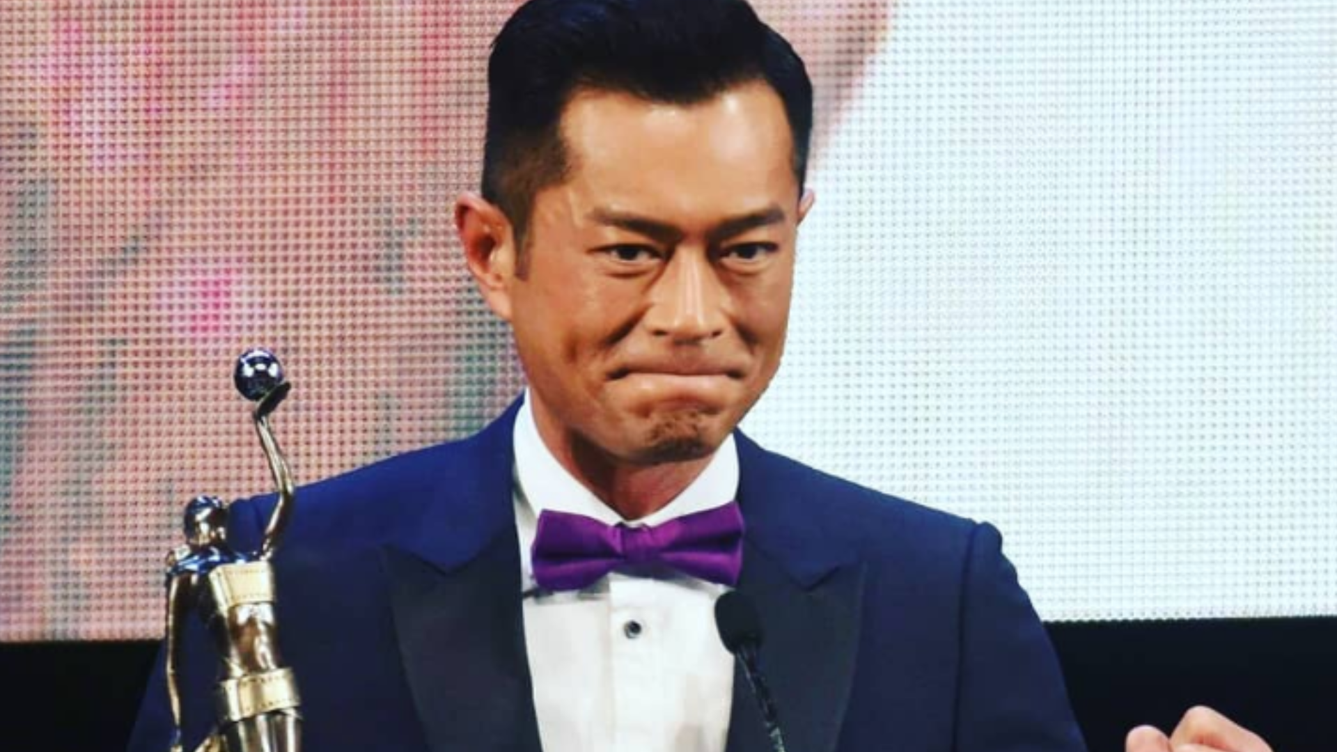 Louis Koo helps out