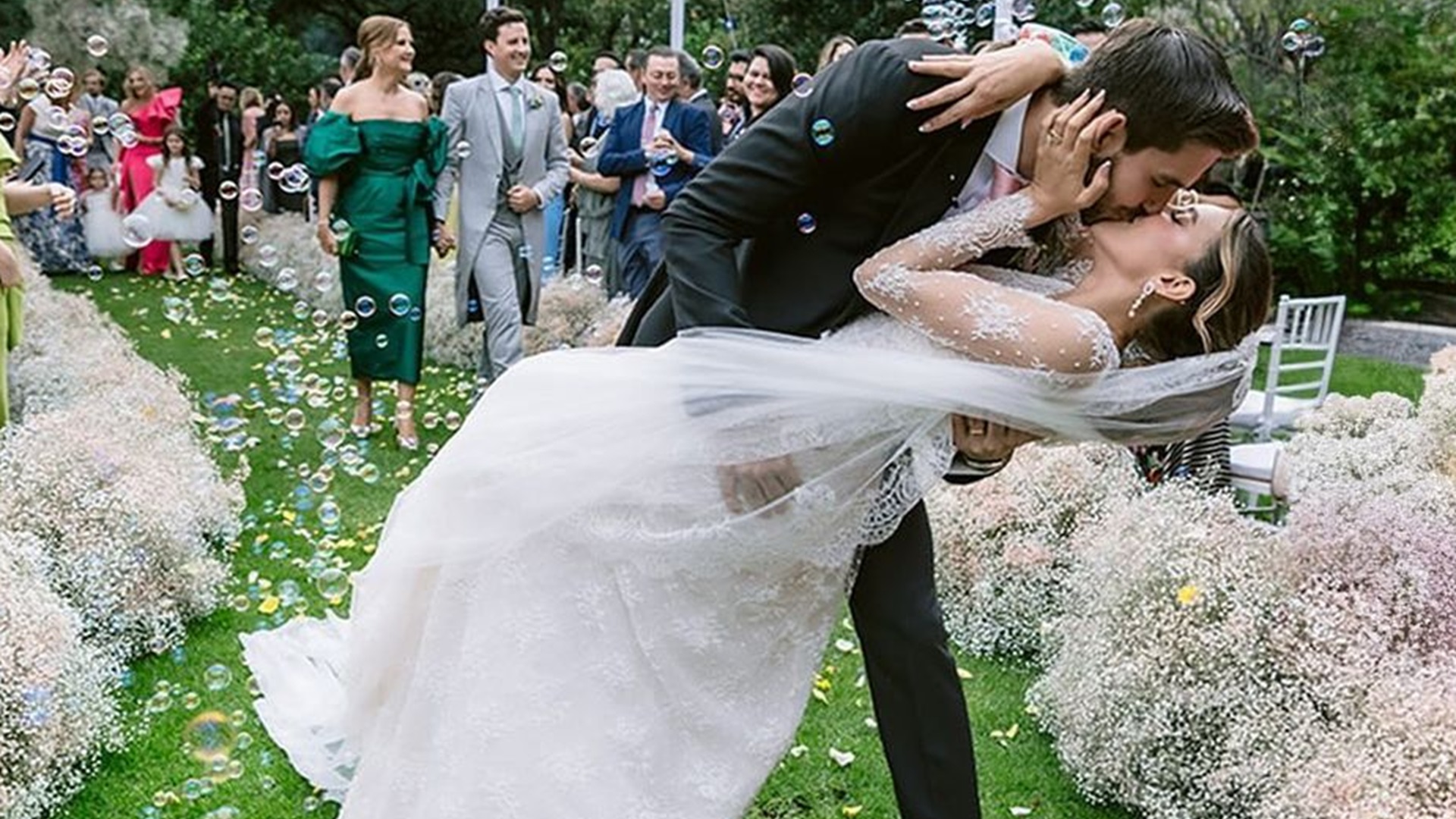 Fotos inéditas de la boda de Paulina Goto y Rodrigo Saval