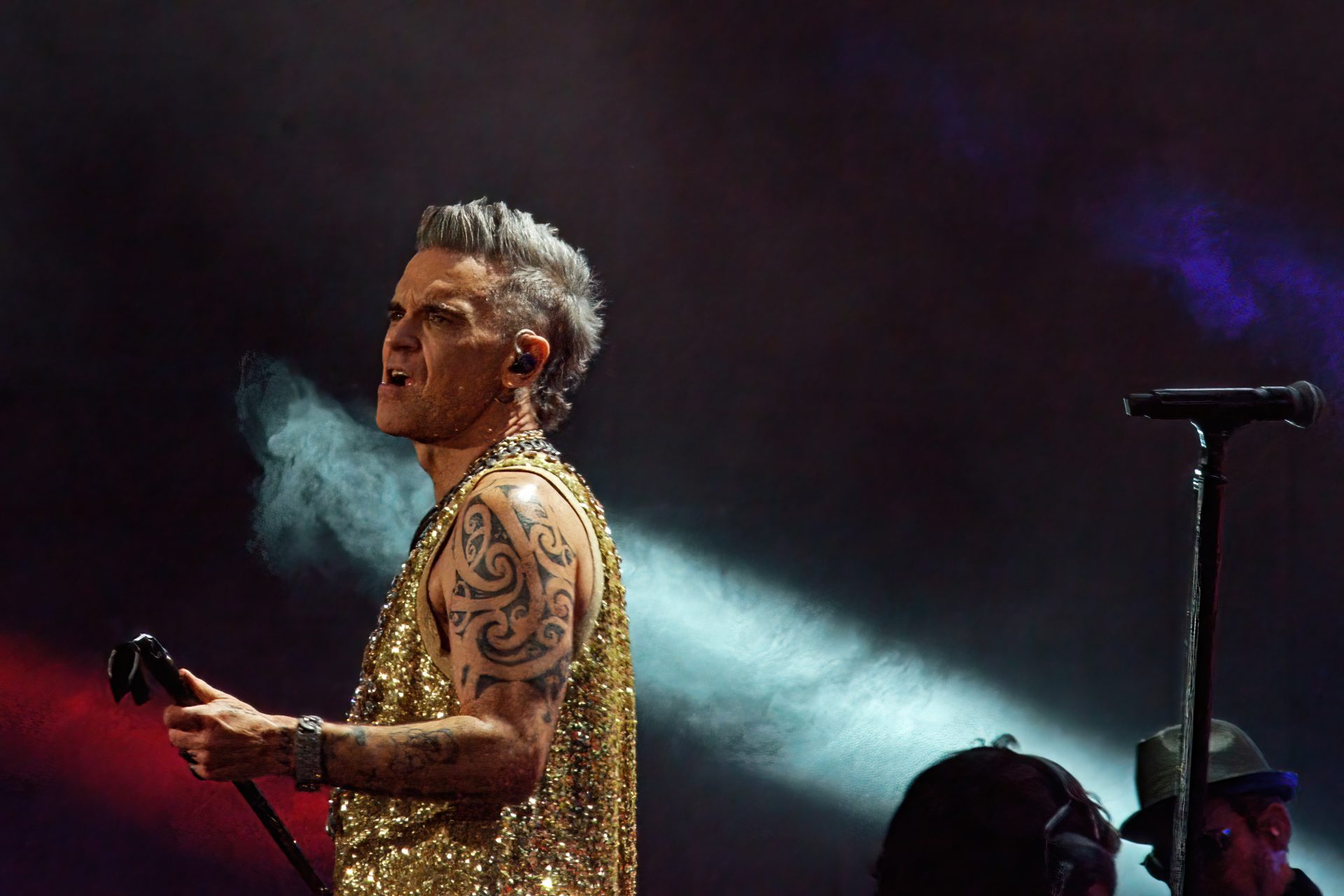 Robbie Williams expresses his sadness during Melbourne show