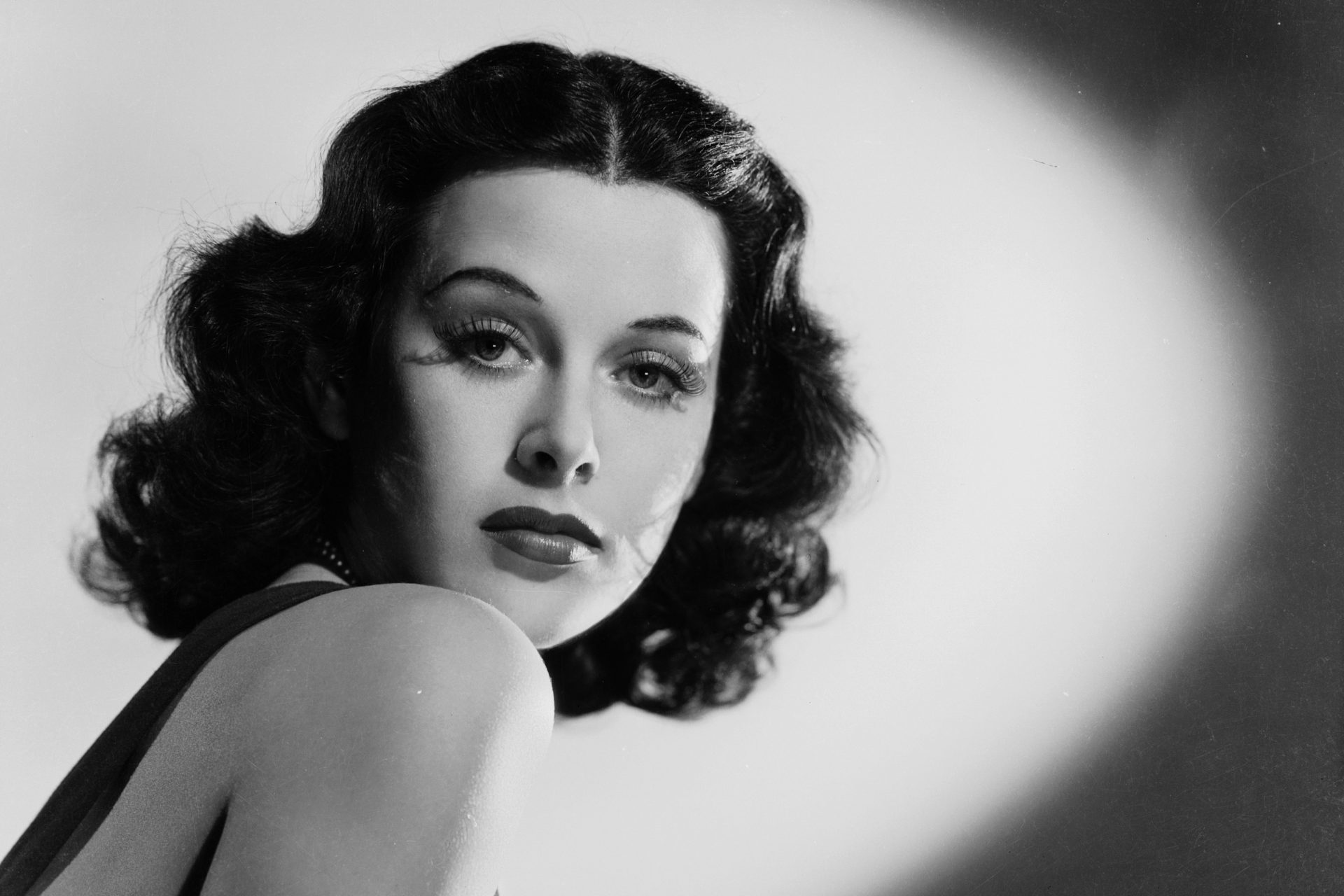 Hedy Lamarr: belleza extraordinaria, cerebro extraordinario