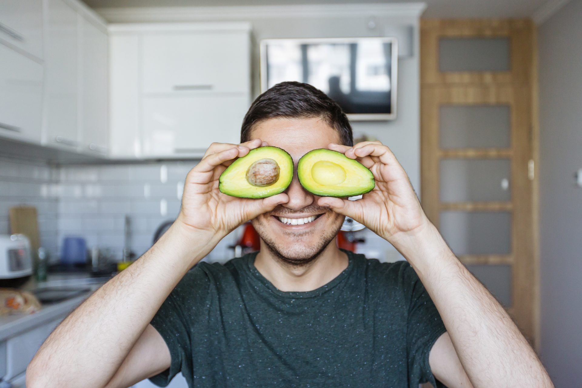 Sprouting an avocado pit