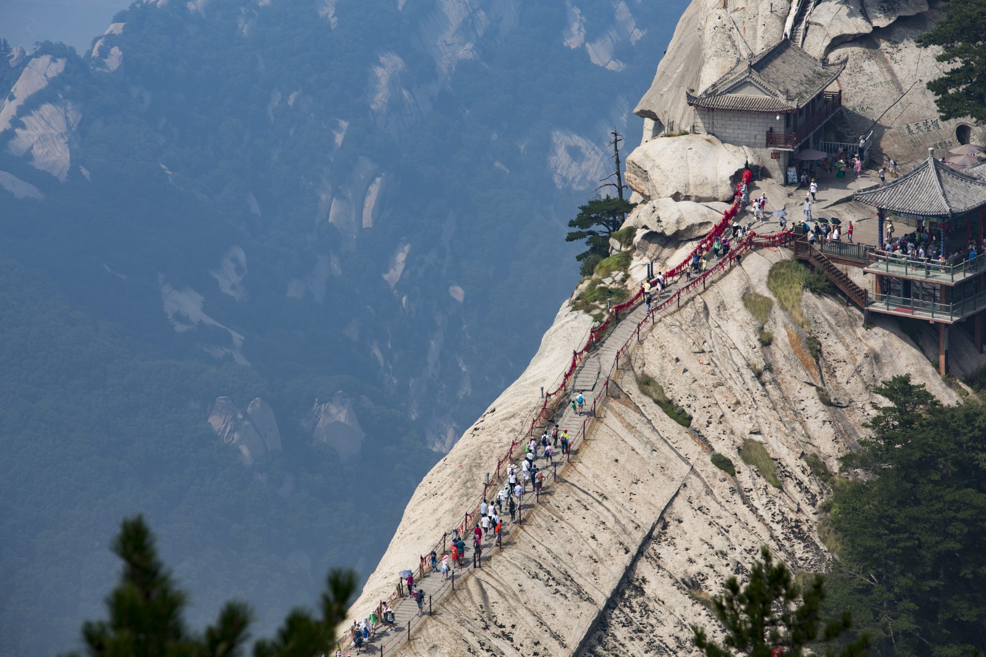 Le scale più affascinanti (e a volte più pericolose) al mondo