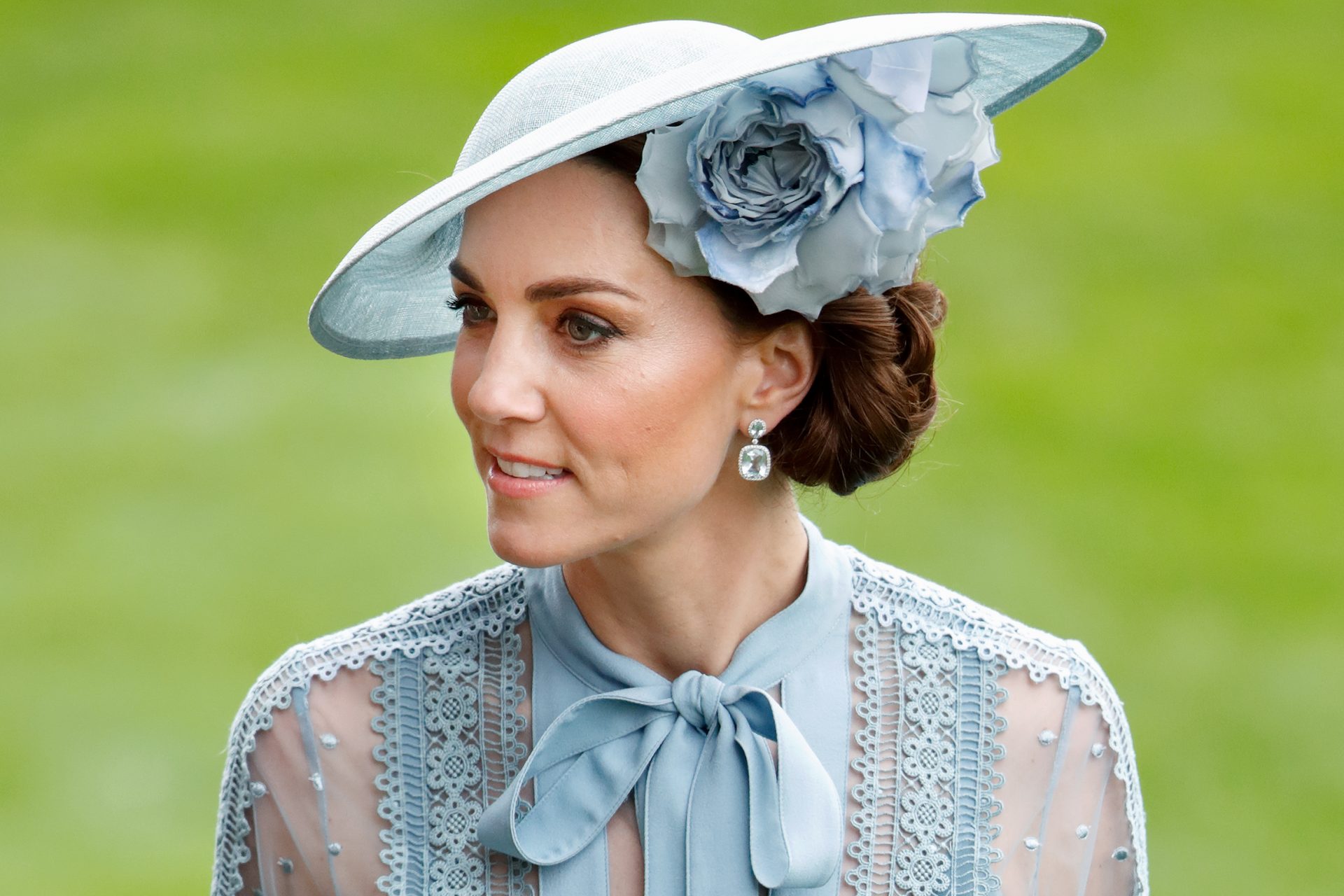 Pale blue at Ascot in 2019