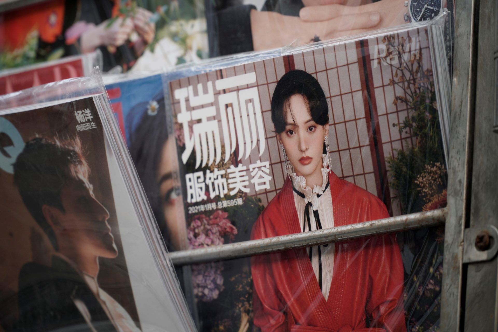 中国の元人気女優、ジェン・シュアンの最新スキャンダル：訴訟の末自己破産か