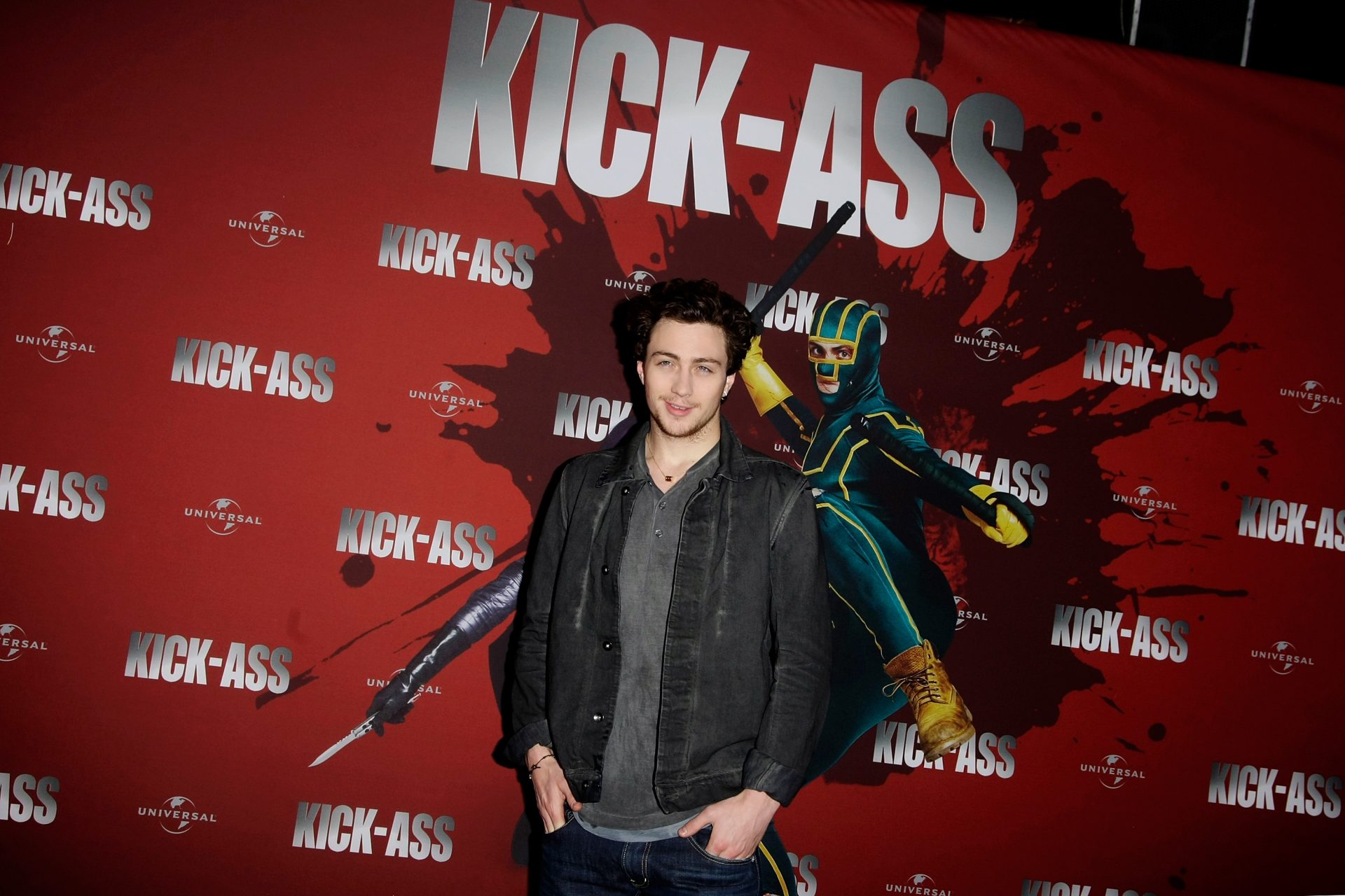 Kick-Ass (“Kick-Ass: Listo para machacar” en España / “Kick-Ass: Un superhéroe sin superpoderes” en Hispanoamérica)  (2010) Autor: Mark Millar / Director: Matthew Vaughn 