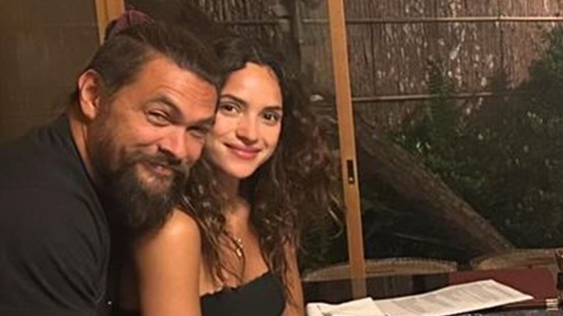 Esto se sabe del romance entre Jason Momoa y Adria Arjona