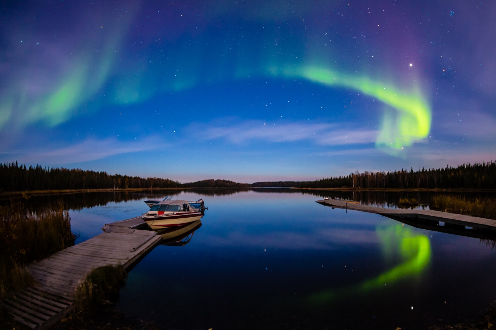 La aurora boreal hizo un inusual espectáculo en Europa, América y otras partes del hemisferio norte donde no es habitual 