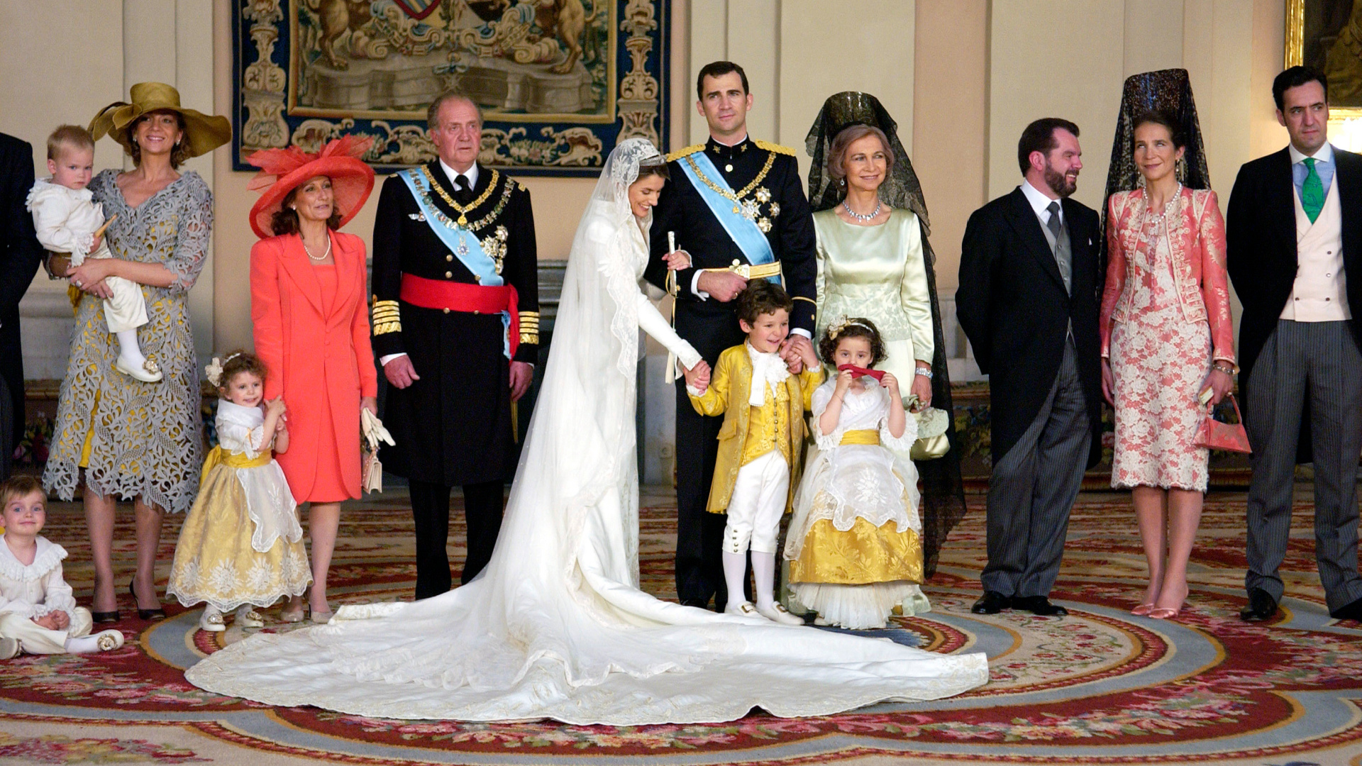 Les looks les plus mémorables du mariage de Felipe d'Espagne avec Letizia