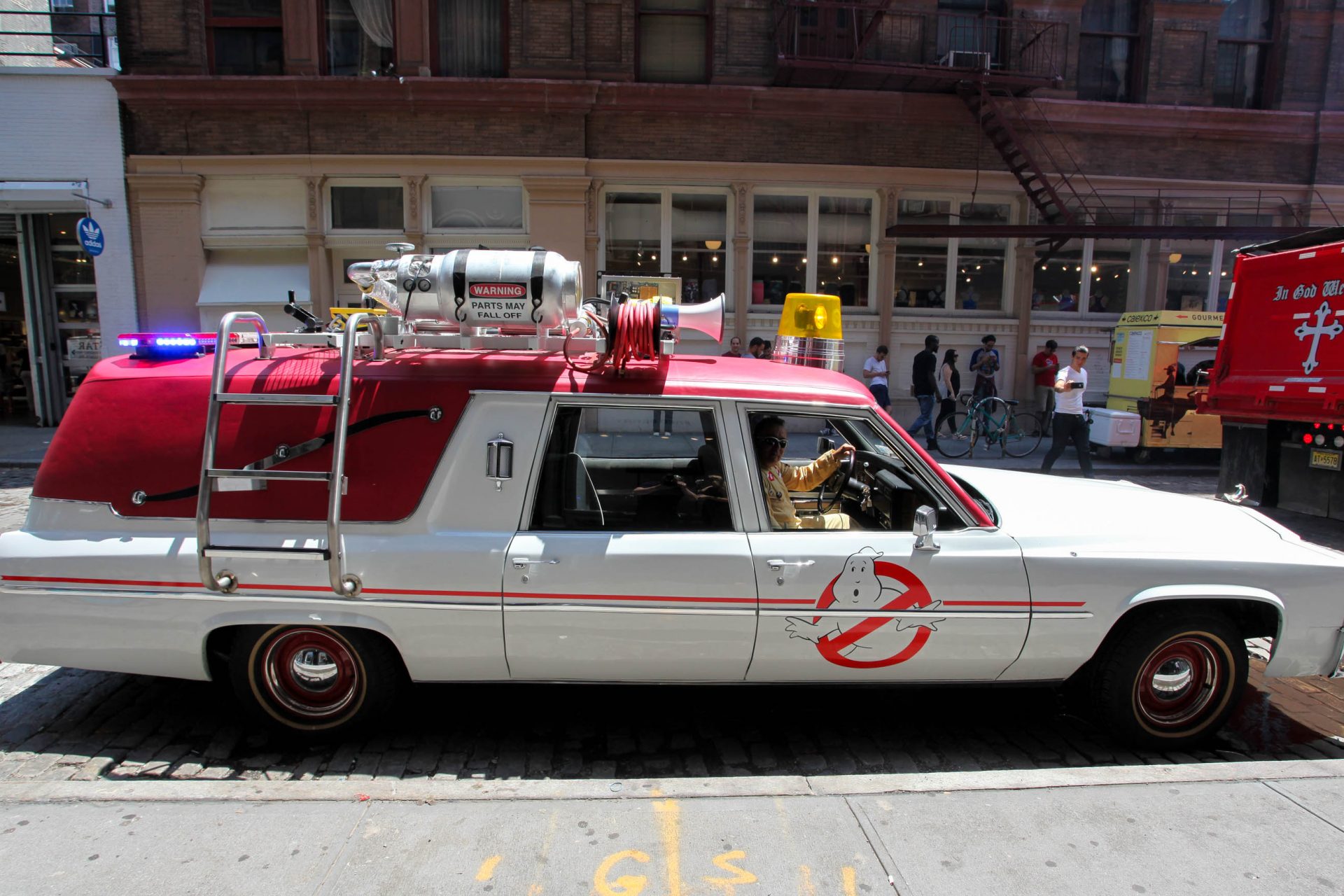 Ecto-1 - Ghostbusters (1984)