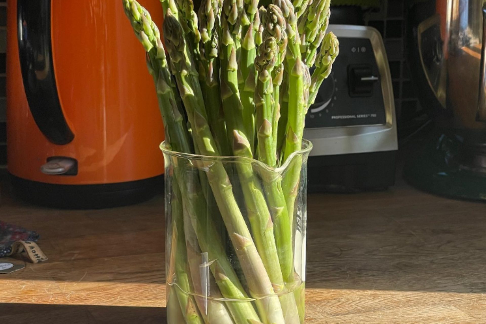 Asparagus: A glass of water 