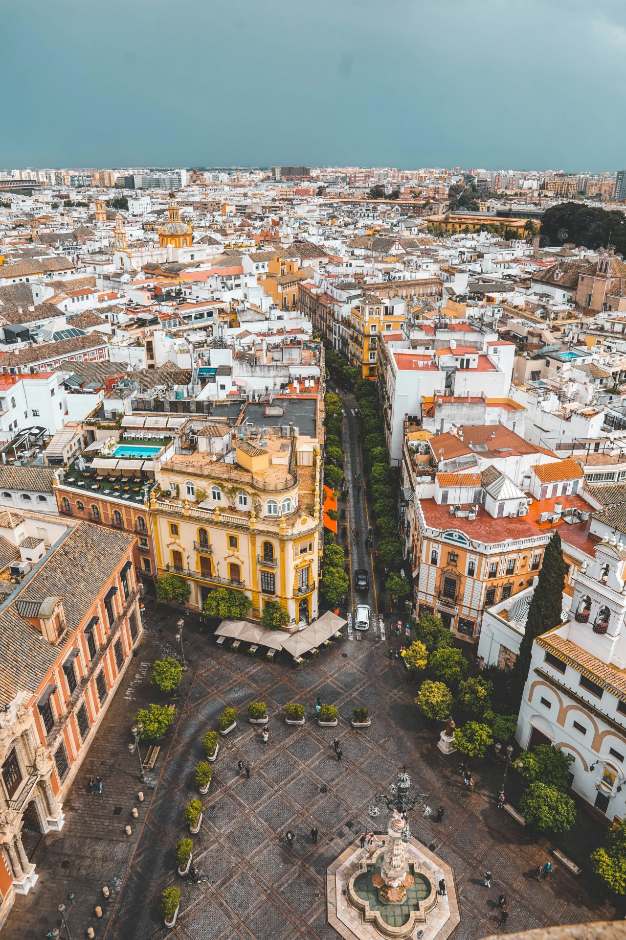 Shopping on the 'Milla de Oro' (Golden Mile)