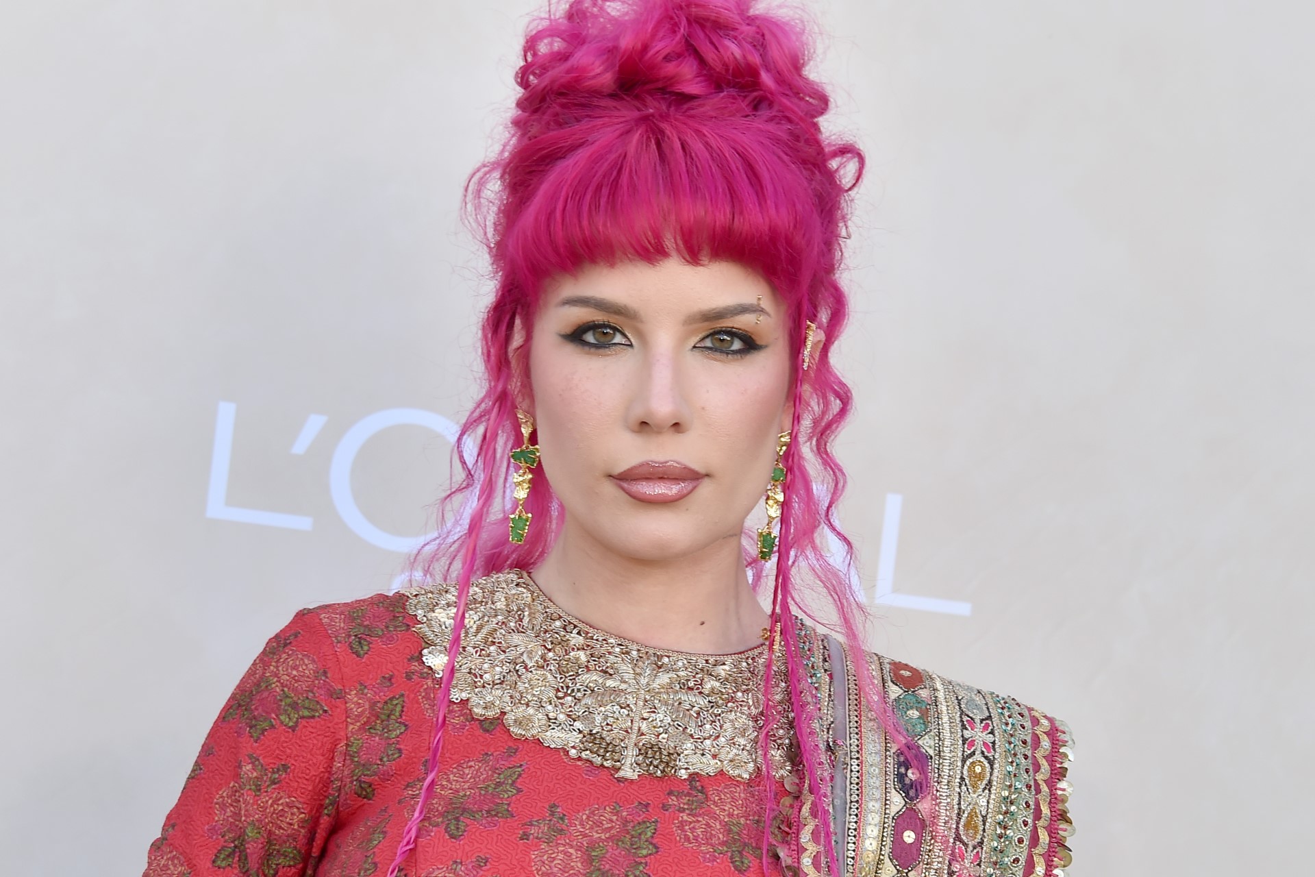 Halsey is very sick: 'Lucky to be alive'