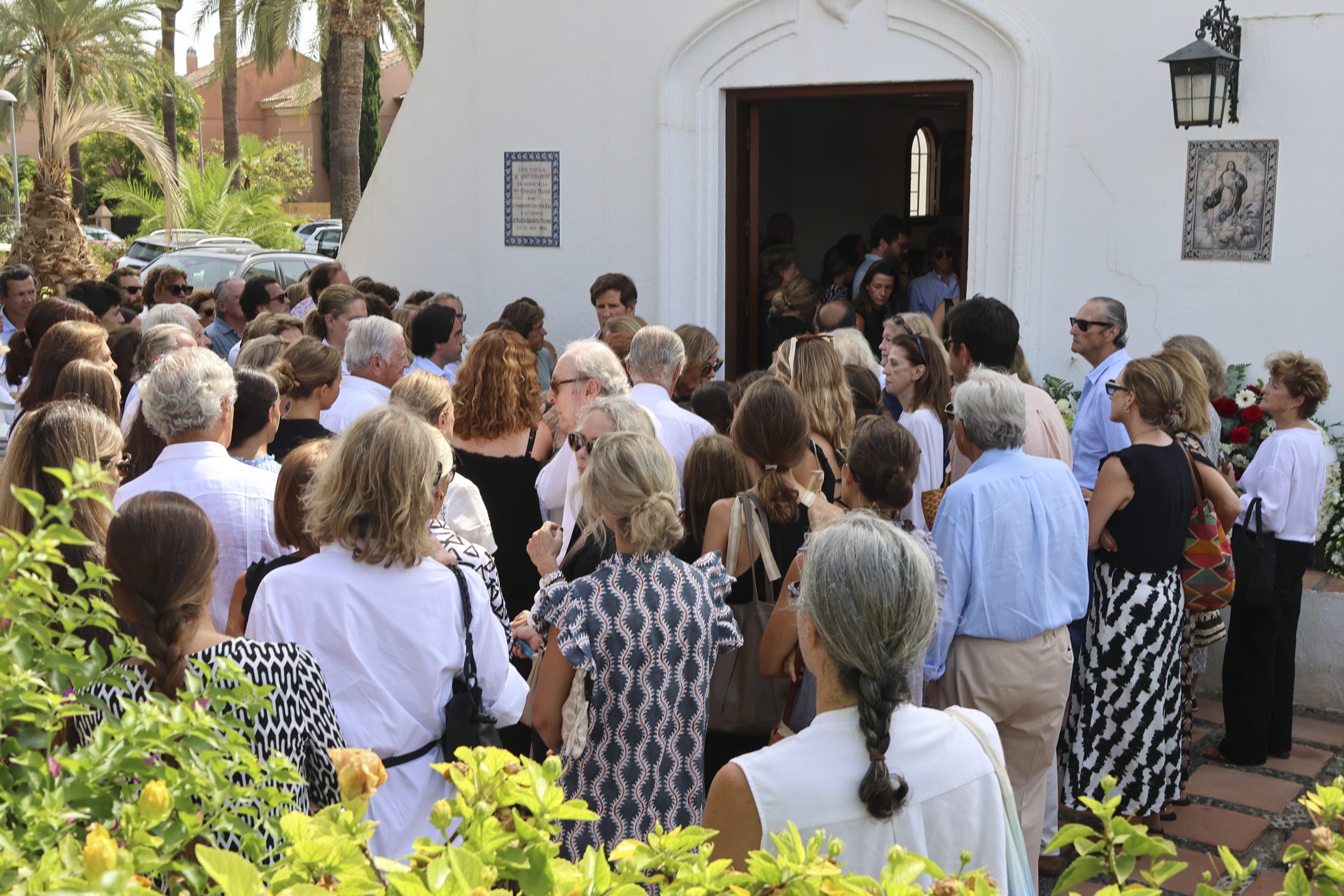 Despedida en una multitudinaria misa funeral en Marbella