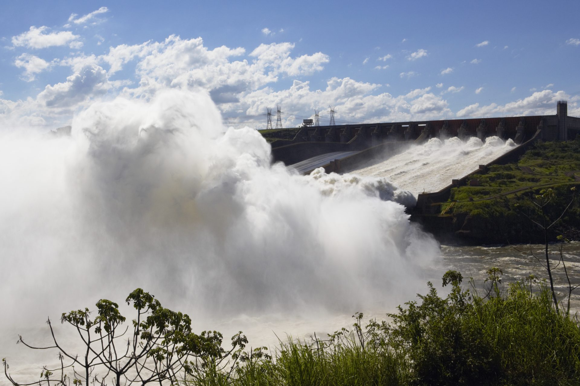 Itaipu é a usina em rio afluente do Iguaçu