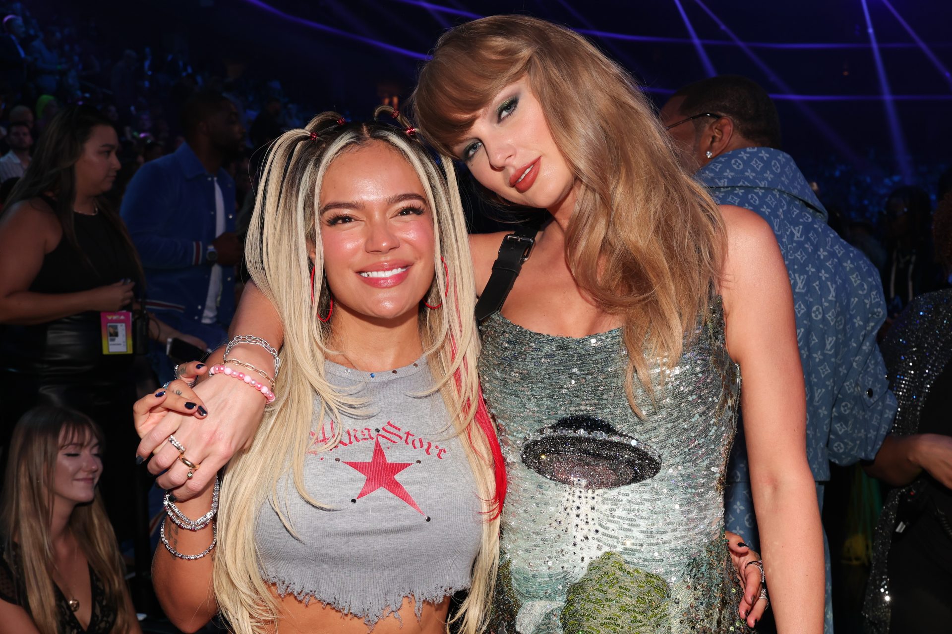 Karol G y Taylor Swift: el momento que nadie esperaba en los premios MTV