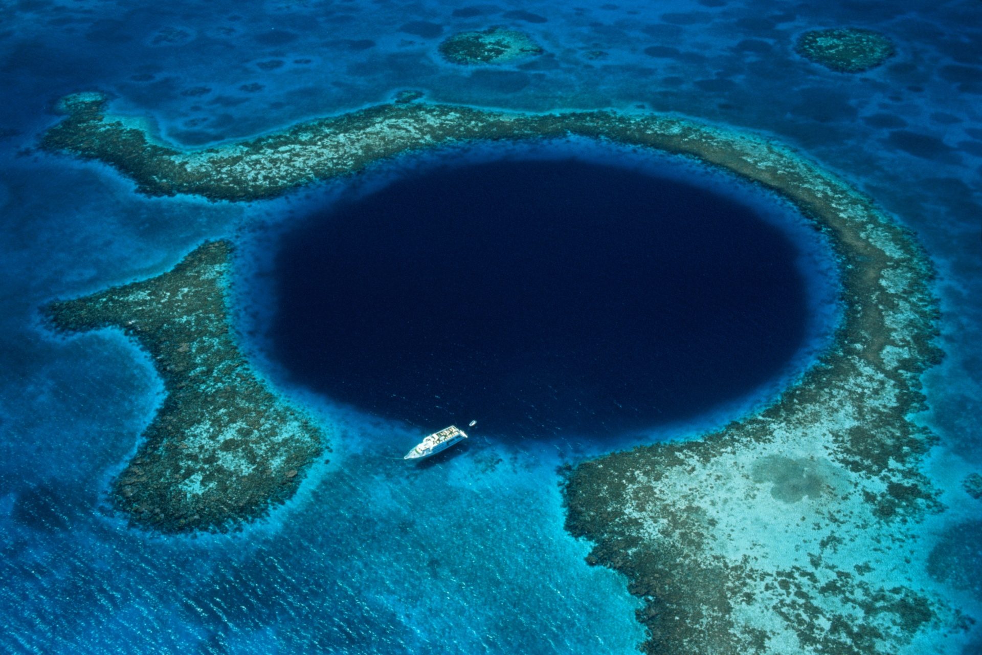 El Gran Agujero Azul, Belice