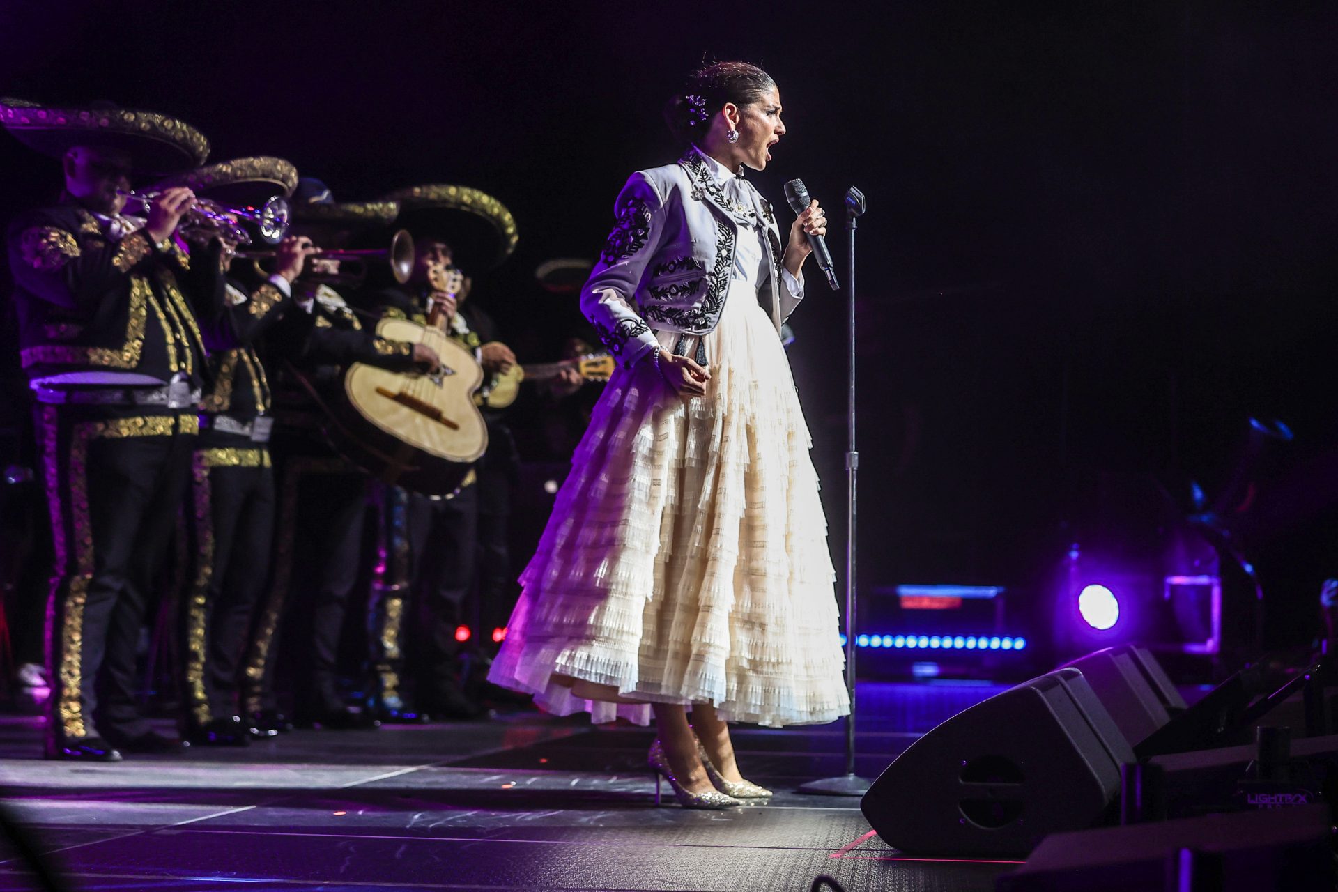 'Cuando salgo con el mariachi, me siento realizada'