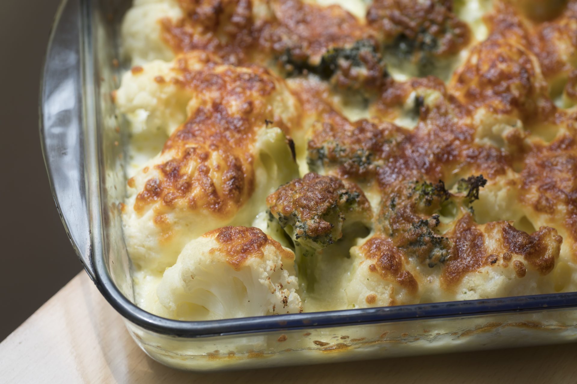 Gratin de choux-fleurs et brocolis au saumon