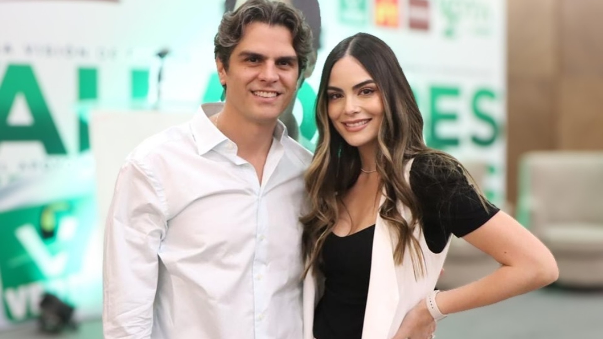 Ximena Navarrete anuncia su tercer embarazo