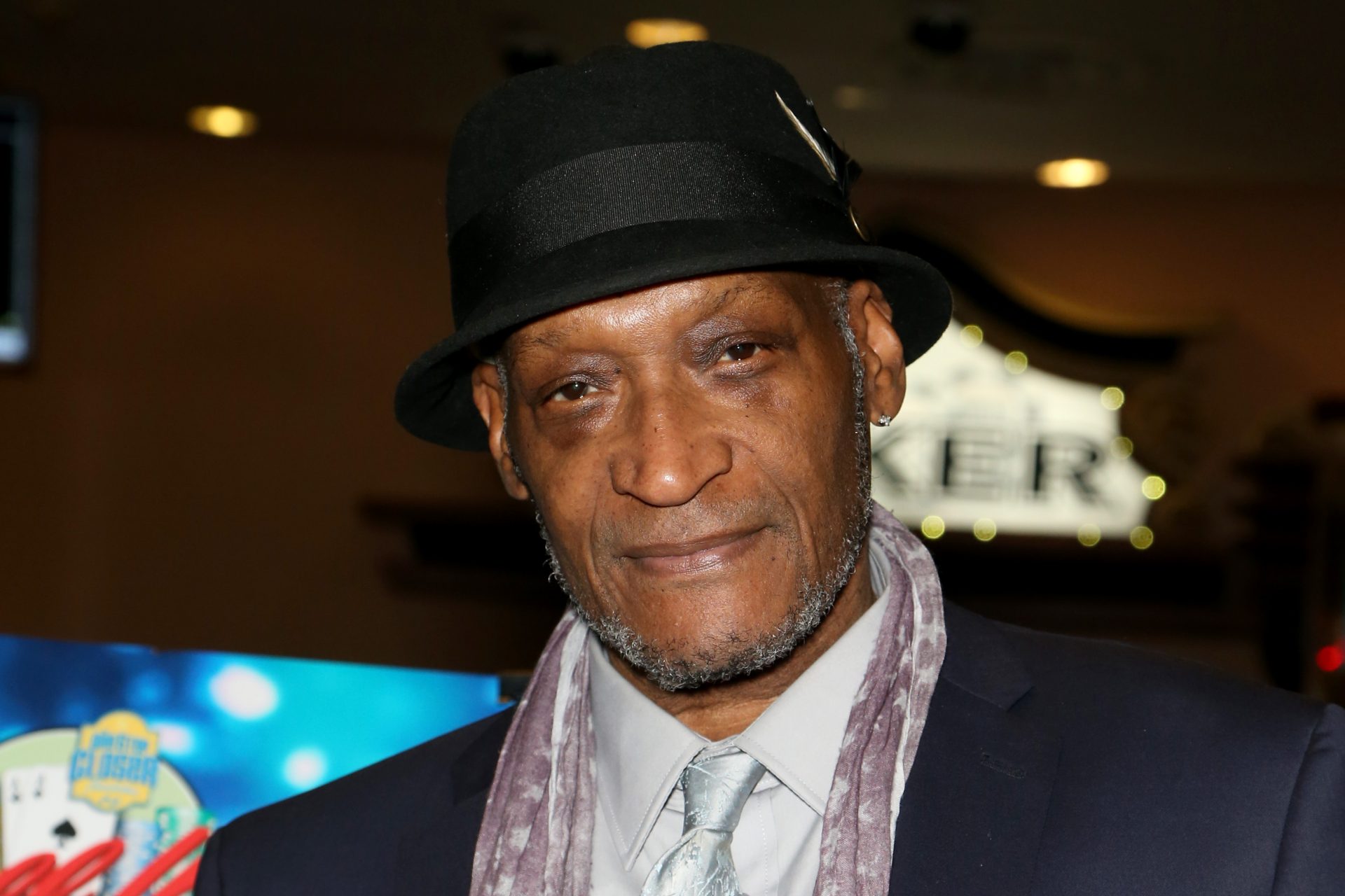 Tony Todd - 6 de novembro