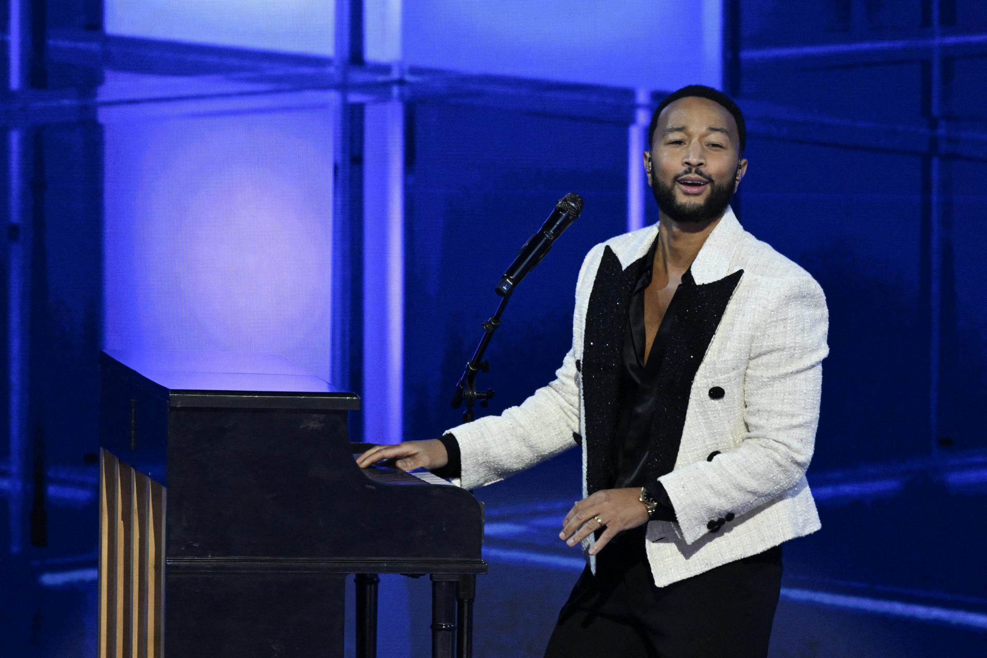 30.- John Legend