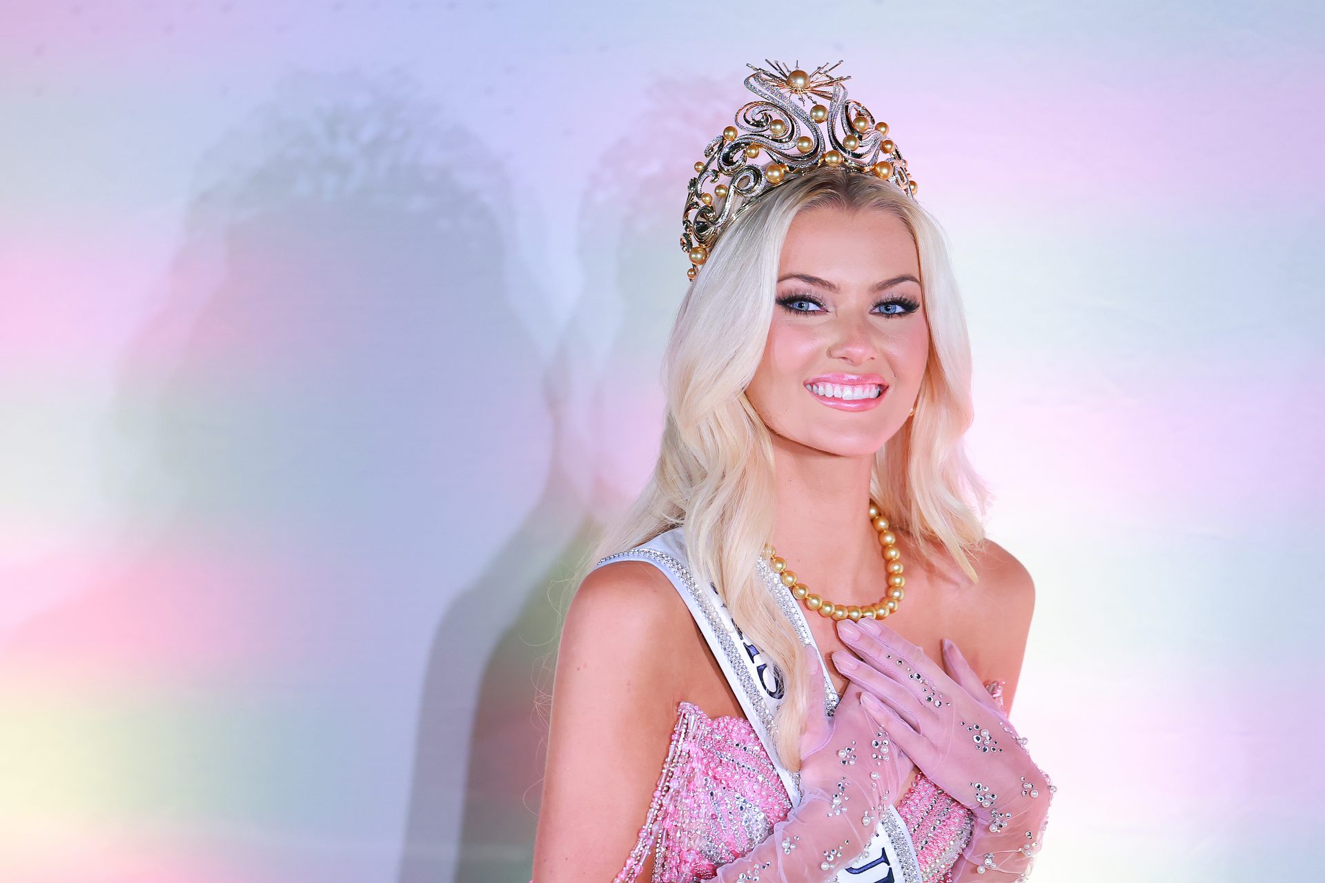 La historia de superación de Victoria Kjaer, la nueva Miss Universo 2024