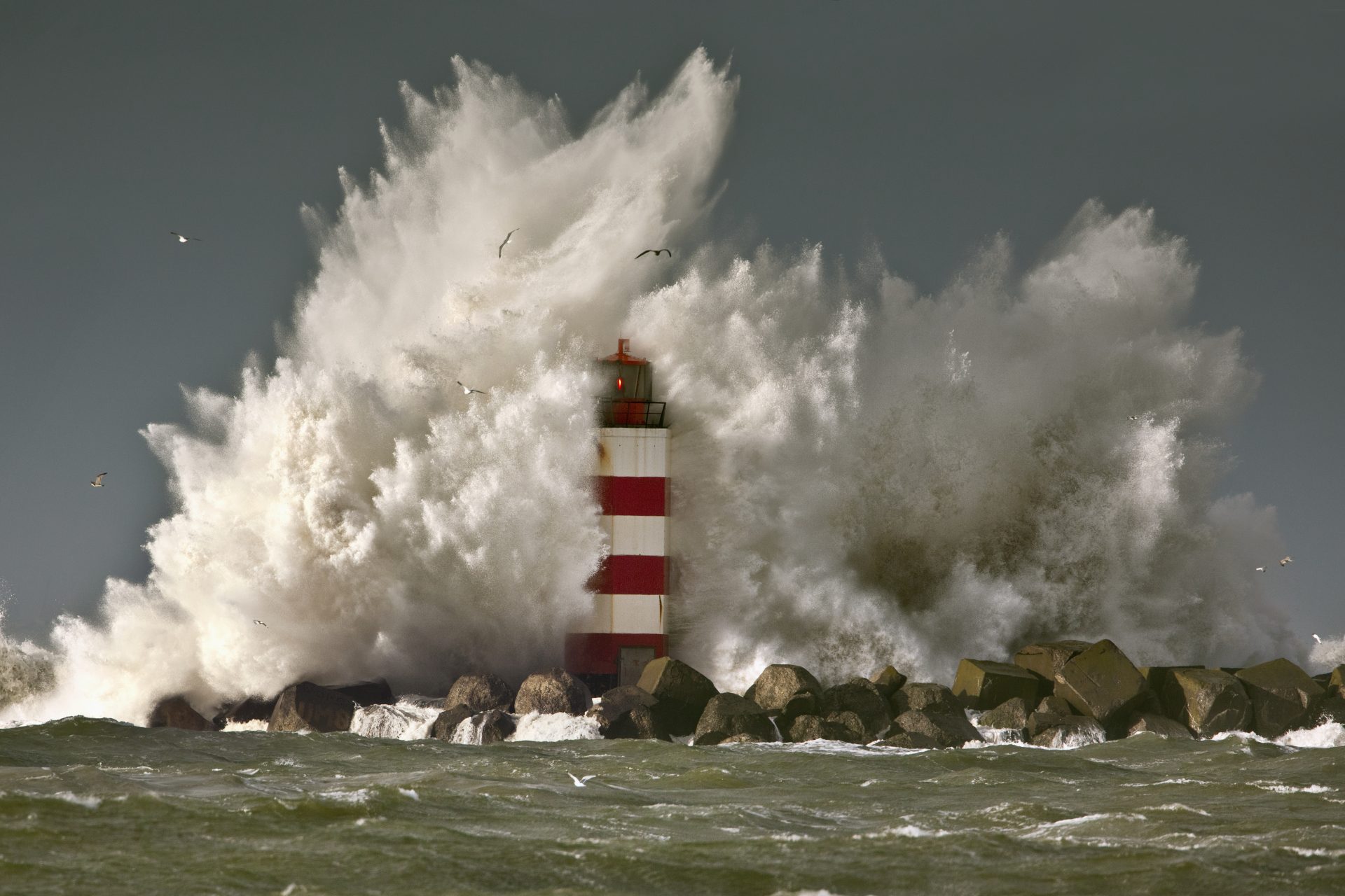 Quand la nature se déchaîne : des images spectaculaires de tempêtes